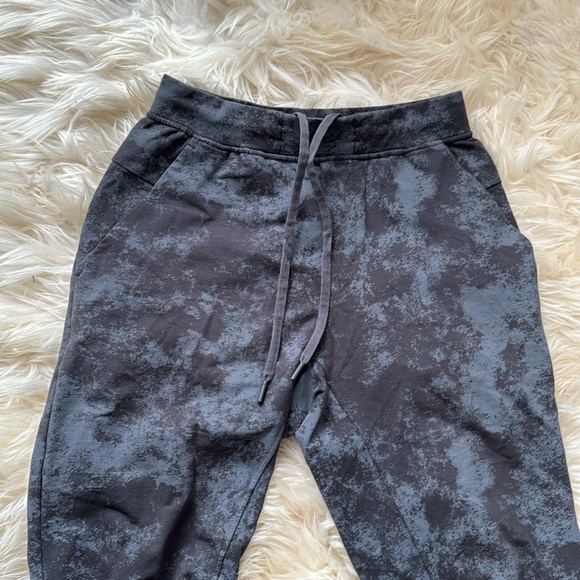Lululemon joggers pants, size S - Picture 4 of 8